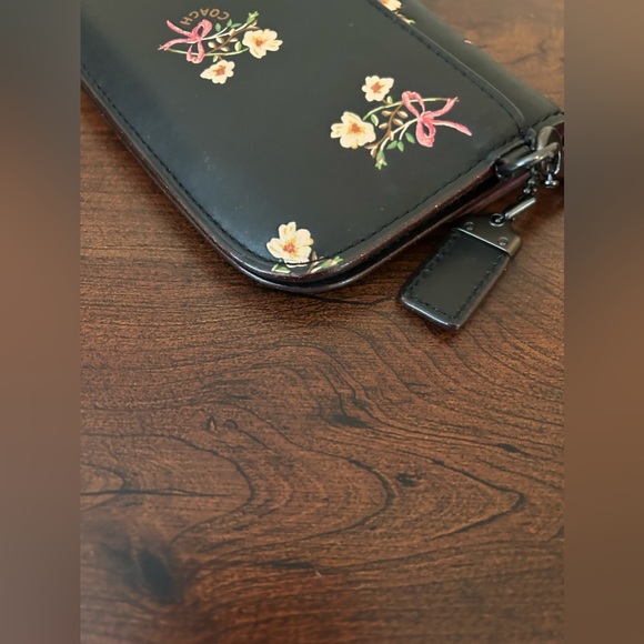 🎉🎉HP🎉🎉Coach 1941 exclusive Wristlet - Picture 7 of 8